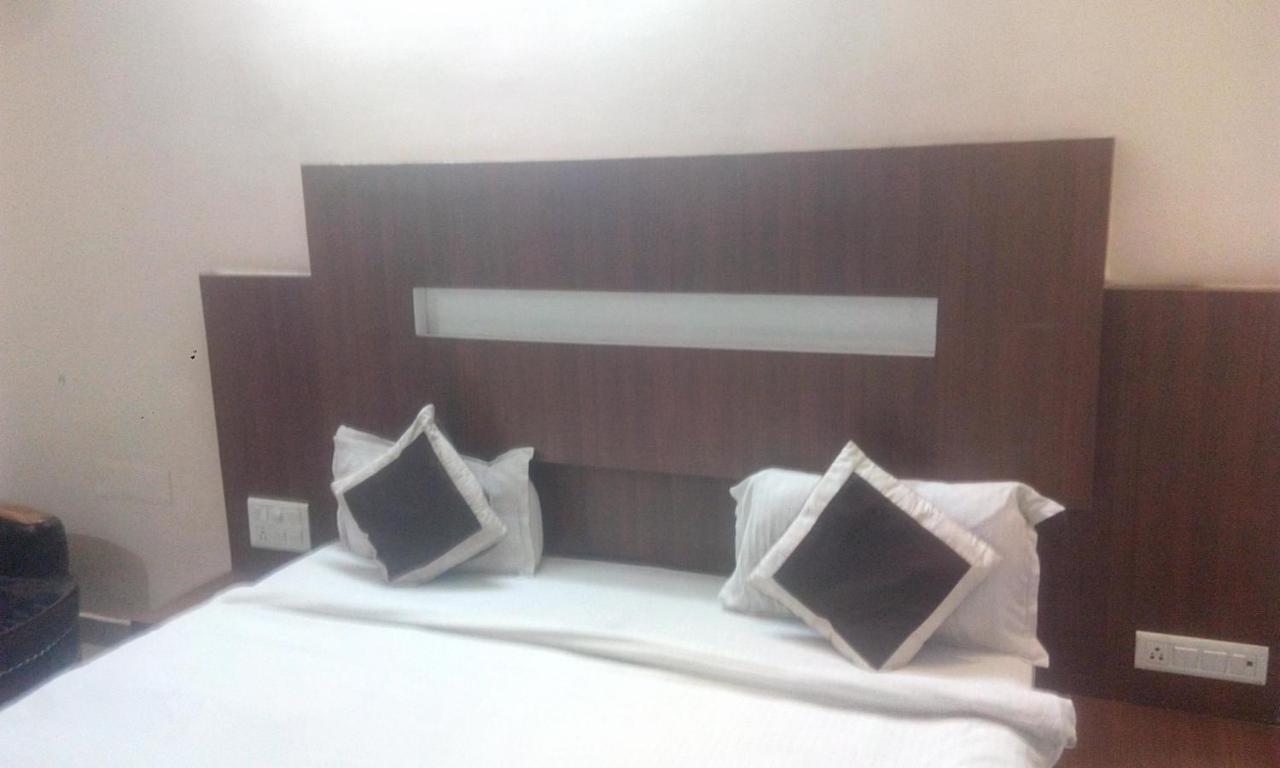 Hotel Priya Palace Ranchi Buitenkant foto